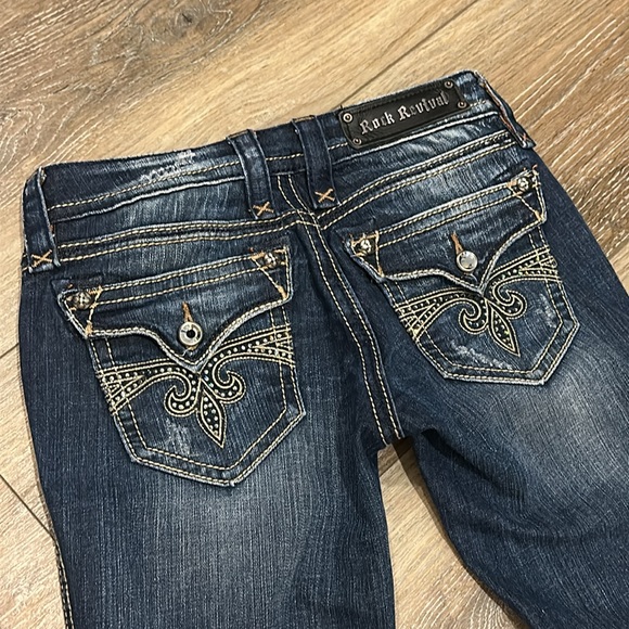 Rock Revival Jeans, Size 26, Bootcut, Fabulous Back Pockets with Bling! 🤩🌟 - Picture 1 of 12